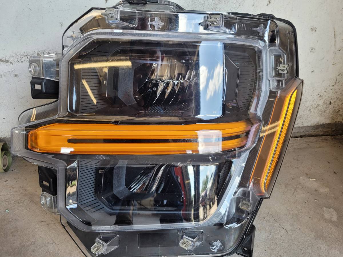24/26 F150 levý světlomet, dovoz USA — foto 1