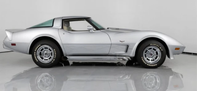 Chevy Corvette 350 SBC, dovoz Kanada — foto 1