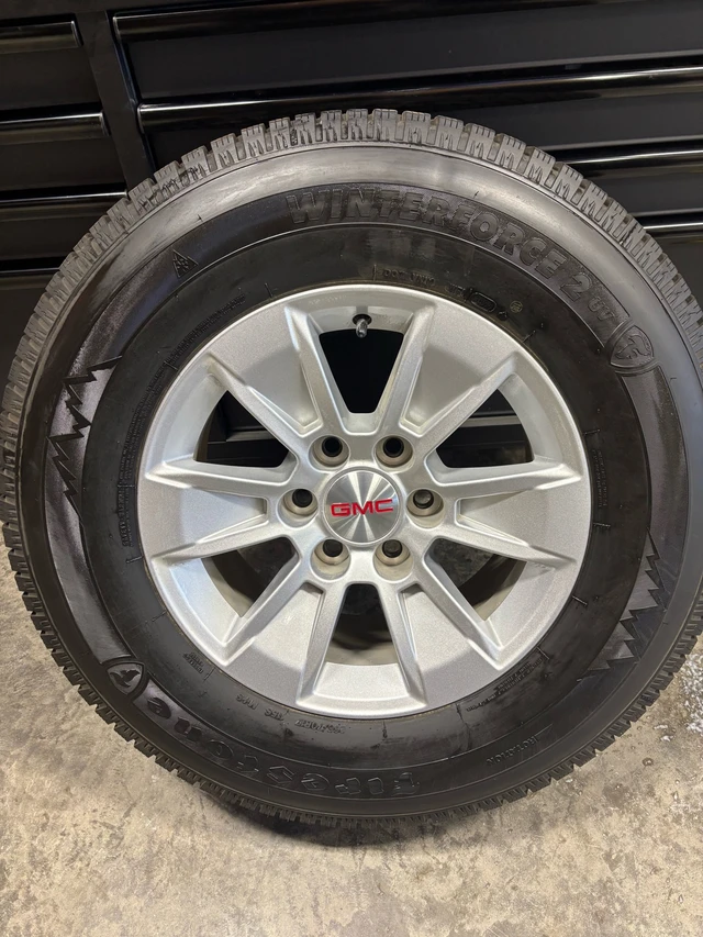 Firestone Winterforce 2 Winter Tires on OE GMC Alloy Wheels, dovoz Kanada — foto 1