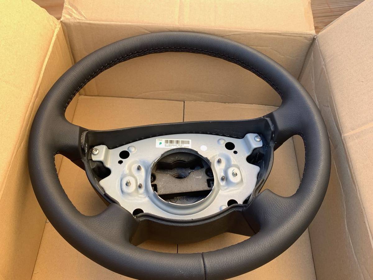 Mercedes Steering Wheel NEVER použitý, dovoz USA — foto 1