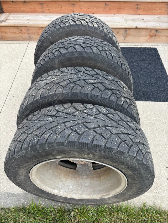 Ch-Noble Zambonee Z88 Tires with Rims, dovoz Kanada — foto 1