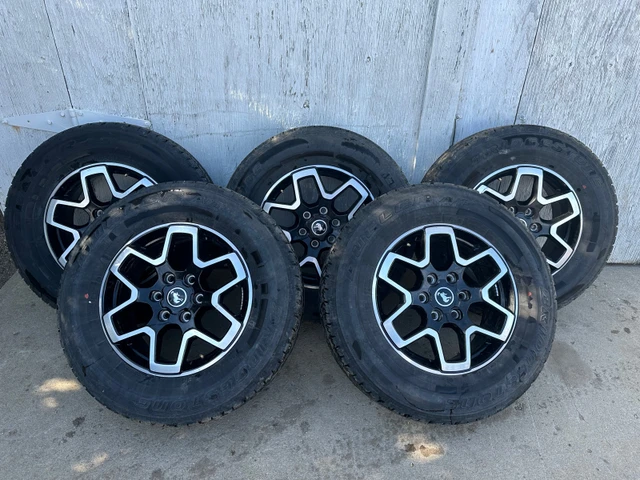 sada 5 Rims & Tires 255/70R18, dovoz Kanada — foto 1