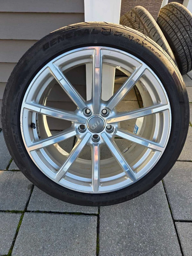Audi RS5 19" forged wheels with tires, dovoz Kanada — foto 1