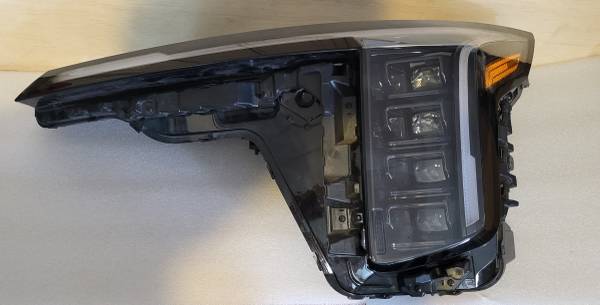 2025 2026 KIA Carnival světlomet levá strana OE Full LED světlomet, dovoz USA — foto 1 z 4 2025 2026 KIA Carnival světlomet levá strana OE Full LED světlomet, dovoz USA — foto 1 z 4