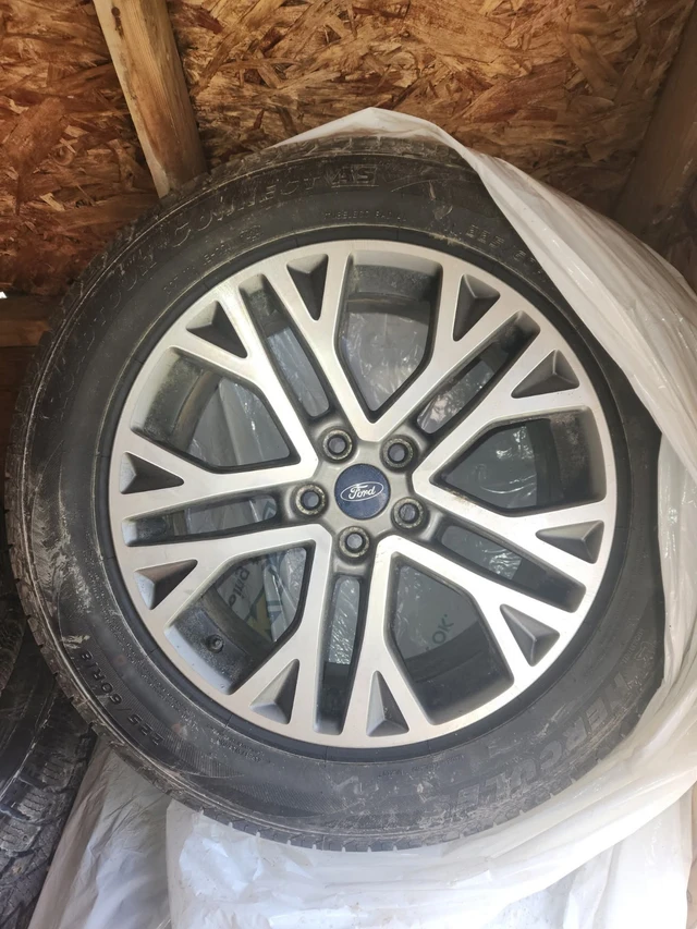 Ford All Season Tires and Rims, 225/60R/18, dovoz Kanada — foto 1