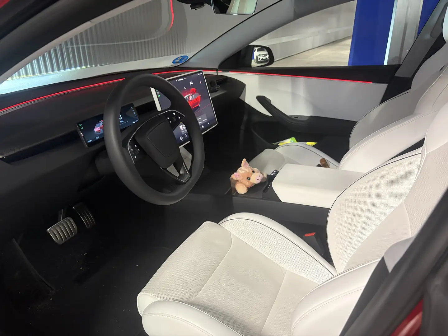 2024 Tesla Model 3, 17 000 km, Španielsko — foto 10 z 12