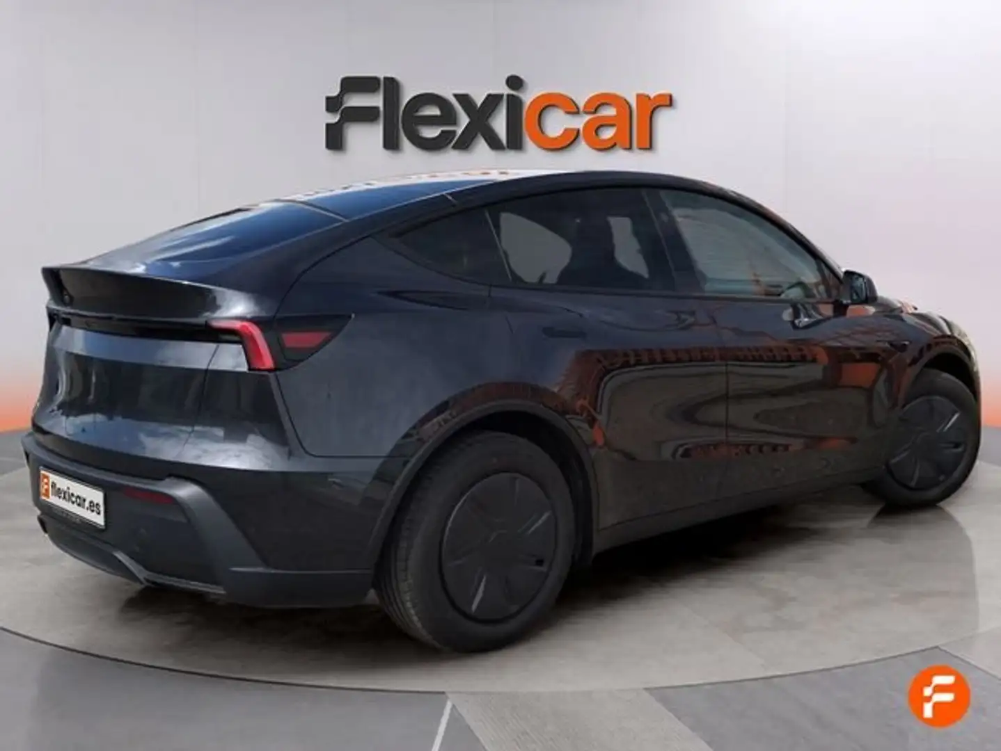 2026 Tesla Model Y, 620 km, Španielsko — foto 3 z 12