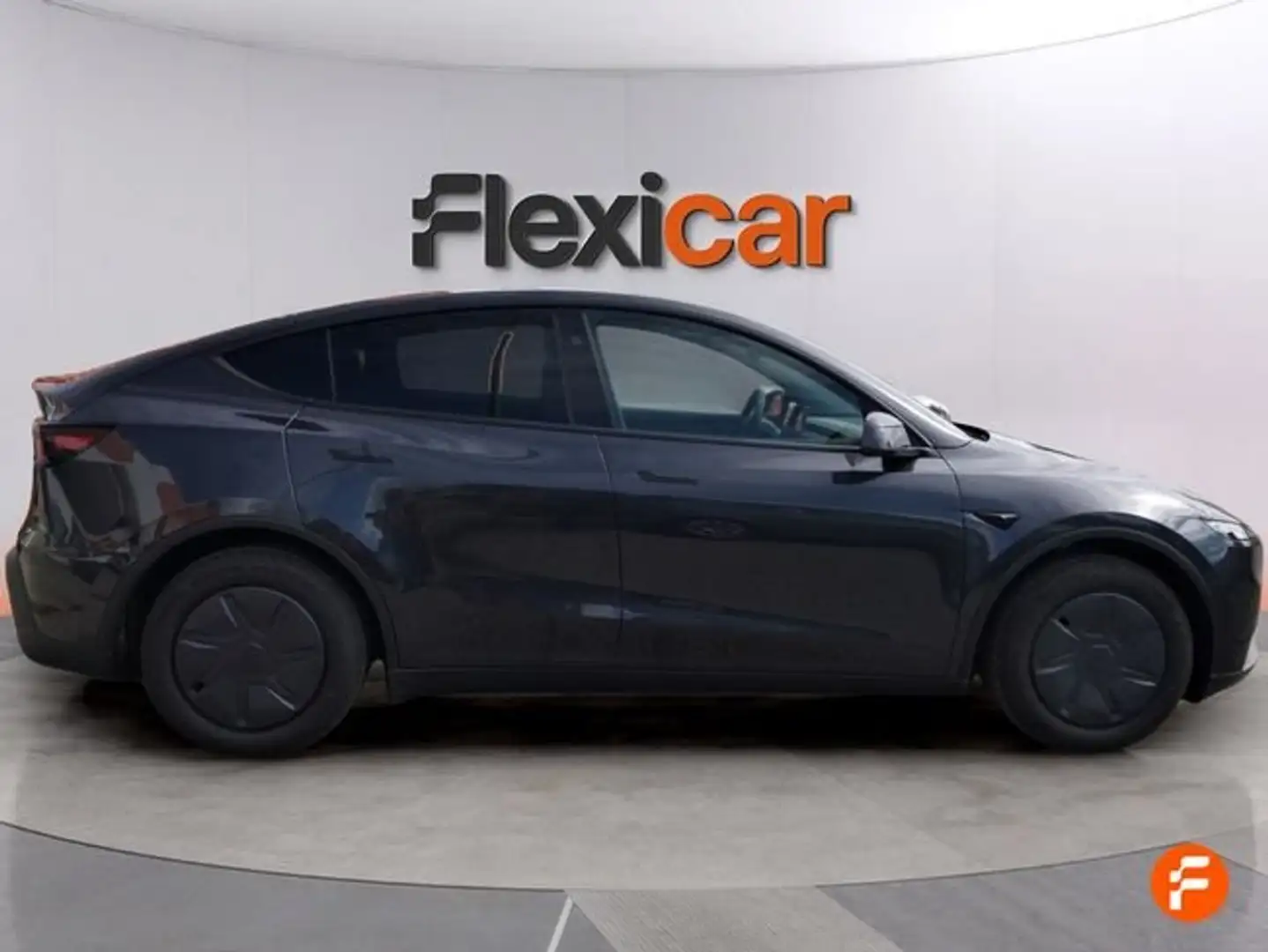 2026 Tesla Model Y, 620 km, Španielsko — foto 2 z 12