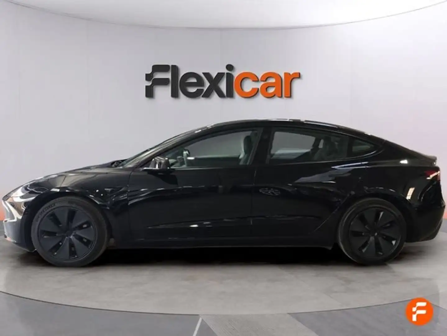 2025 Tesla Model 3, 12 754 km, Španielsko — foto 4 z 12
