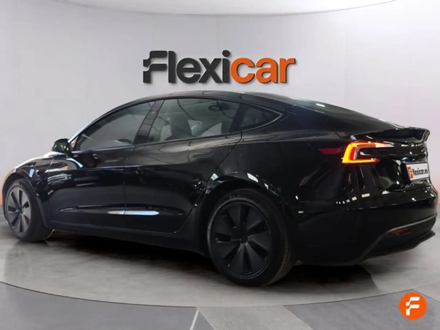 2025 Tesla Model 3, 12 754 km, Španielsko — foto 5 z 12