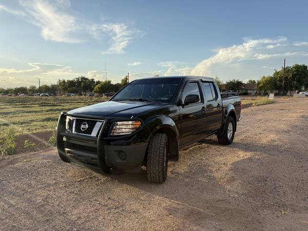 2019 Nissan Frontier SV Crew Cab 4x4 - 92k miles - REBUILT TITLE, dovoz USA — foto 1