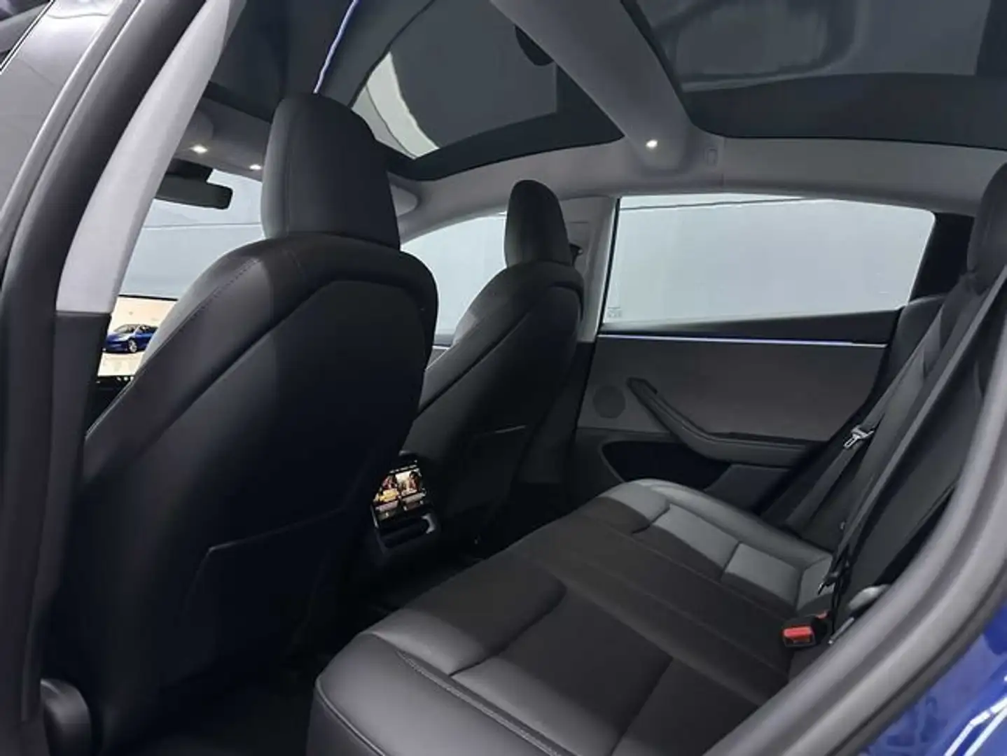 2024 Tesla Model 3, 11 200 km, Španielsko — foto 8 z 12