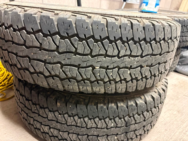 2012 Toyota Tacoma original factory rim with tires and senzor, dovoz Kanada — foto 1