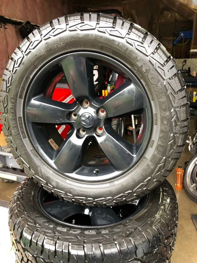 LT 275/60 R20, dovoz Kanada — foto 1 LT 275/60 R20, dovoz Kanada — foto 1