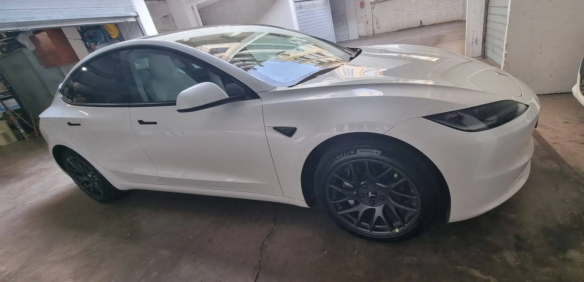 2024 Tesla Model 3, 41 000 km, Taliansko — foto 10 z 12