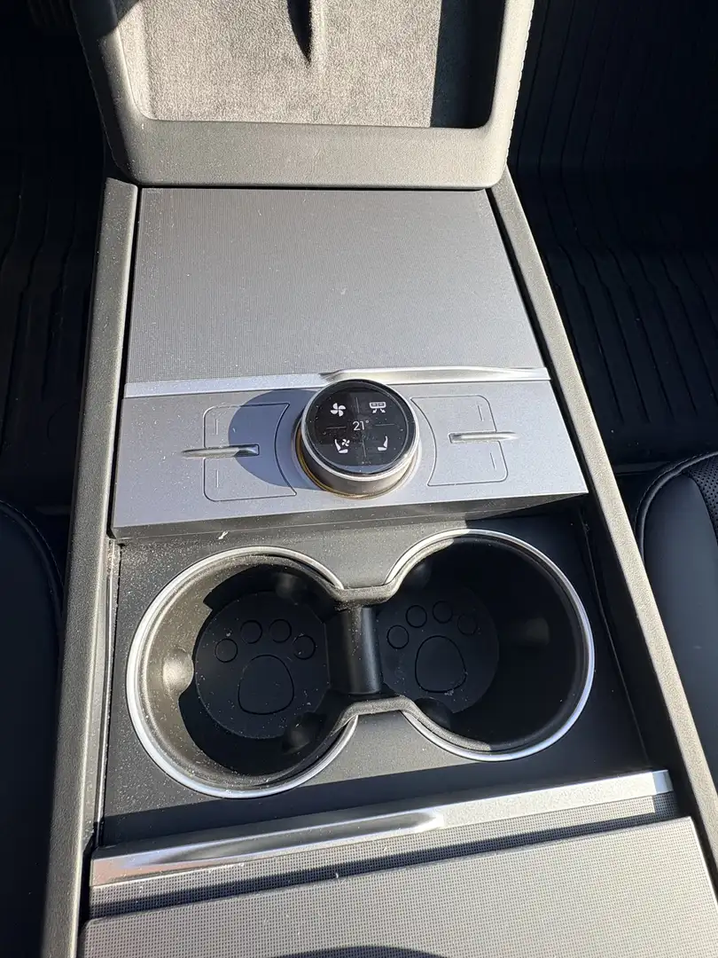2025 Tesla Model 3, 12 300 km, Taliansko — foto 3 z 5