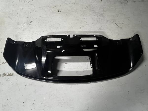 First Gen Audi R8 Lower Diffuser /bottom zadní Spoiler OE #420807521, dovoz USA — foto 1 z 12 First Gen Audi R8 Lower Diffuser /bottom zadní Spoiler OE #420807521, dovoz USA — foto 1 z 12