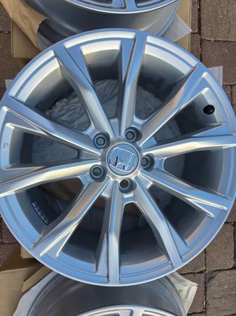 Honda cr-v nový wheels "18 for sale, dovoz USA — foto 1