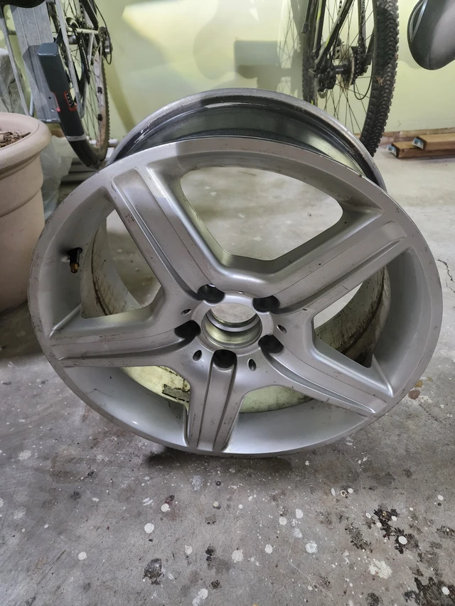 Mercedes-Benz 5-Spoke Alloy Wheels, dovoz Kanada — foto 1