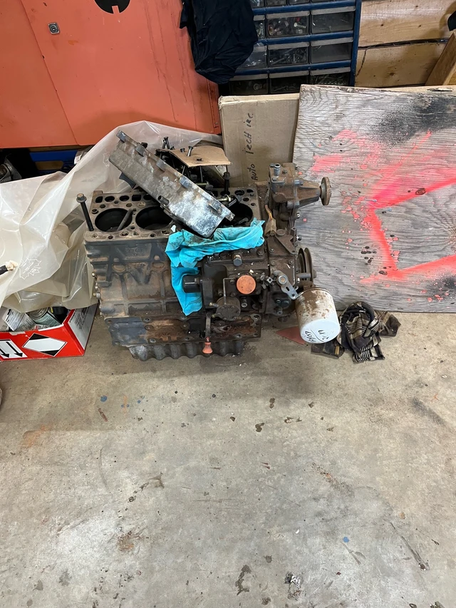 kioti dk45 engine, dovoz Kanada — foto 1