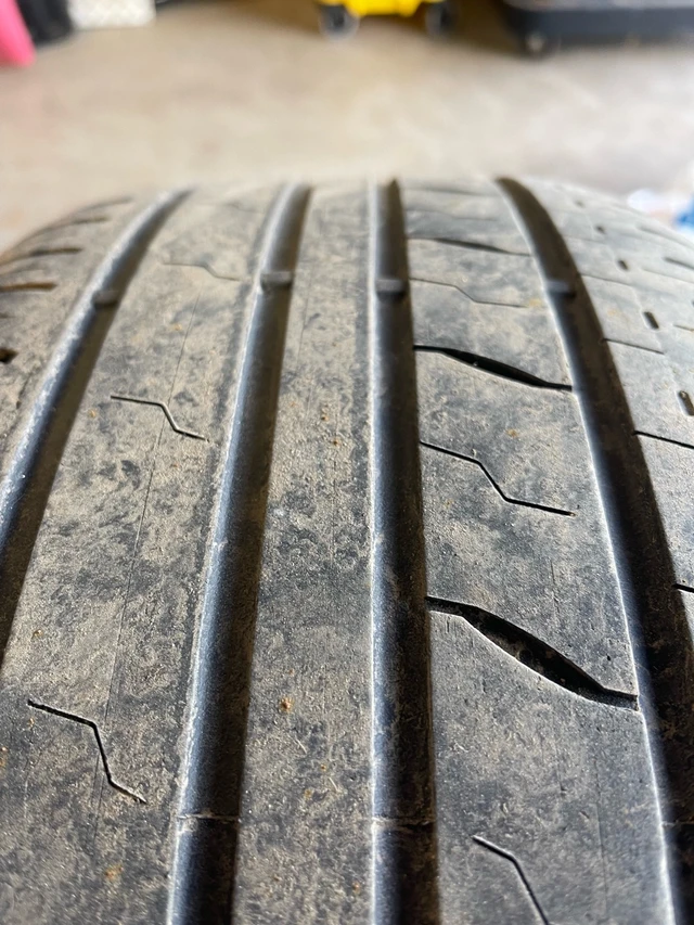 Ford Fusion 2013+ tires and rims, one damaged, dovoz Kanada — foto 1