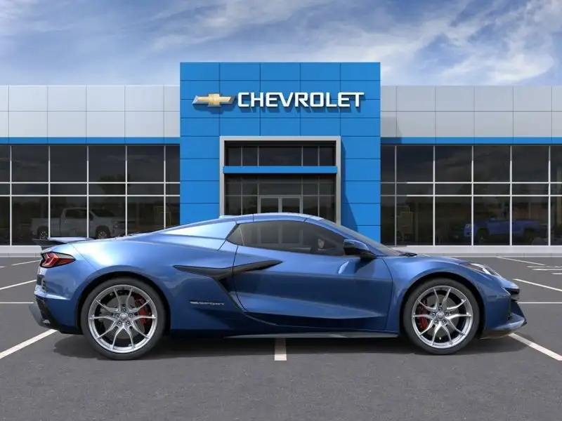 2027 Chevrolet Corvette 2LT, modrá, 0 km, dovoz Kanada — foto 5 z 12