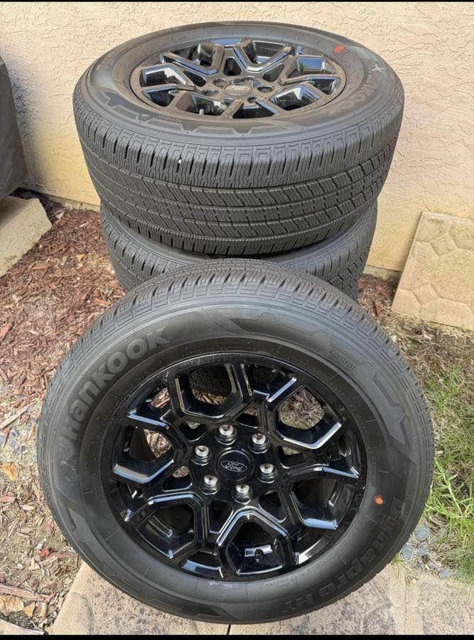 OE F150 Ford Black RIMS and TIRES WHEELS Stock Original Factory 6x135, čierna, dovoz USA — foto 1