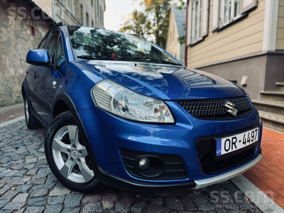 2011 Suzuki SX4, Lotyšsko — foto 1