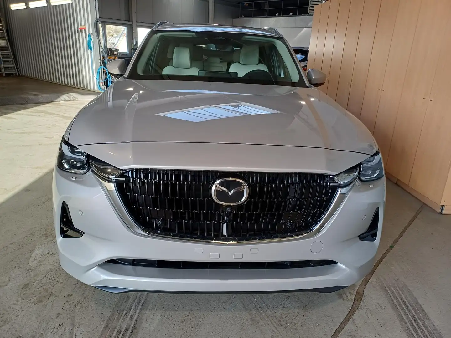 2025 Mazda CX-80, béžová, 5 km, Luxembursko — foto 3 z 10