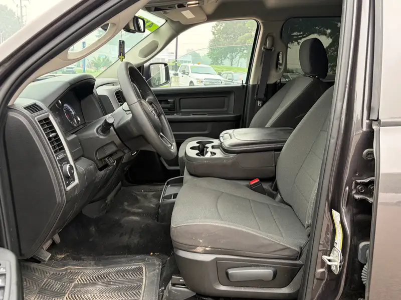 2023 RAM 1500 Classic, 54 196 km, dovoz Kanada — foto 8 z 12