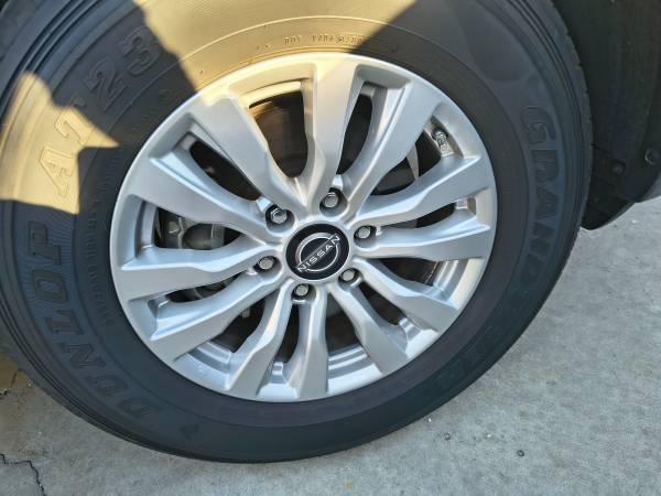 Nissan Armada OE 18” Wheels + Tires + TPMS – 265/70R18 – 5K Miles, dovoz USA — foto 1