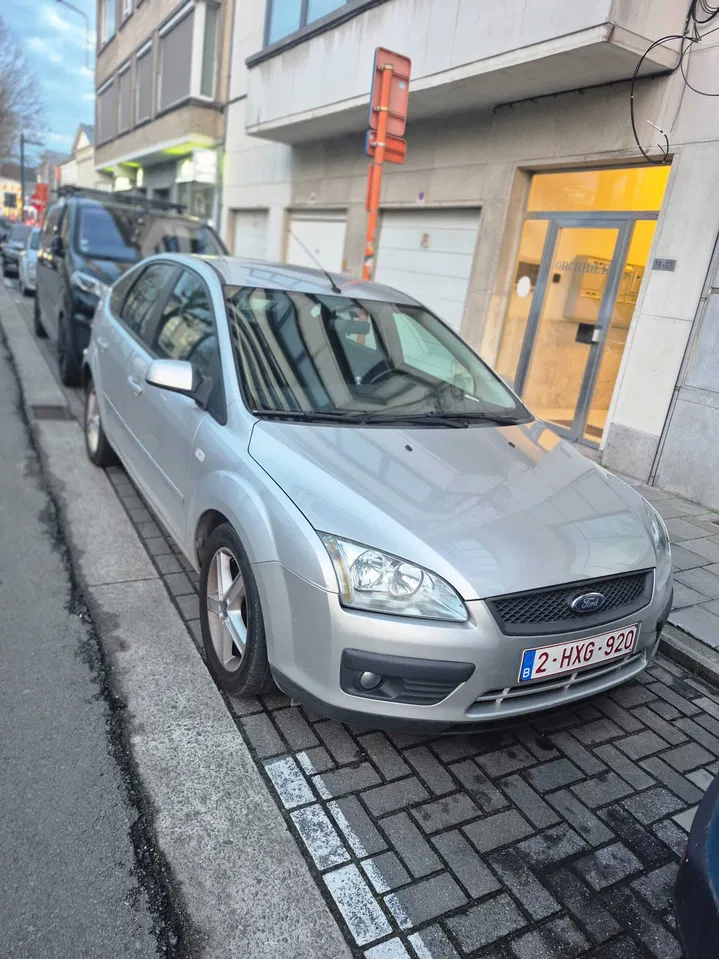 2006 Ford Focus, 210 000 km, Bulharsko — foto 1