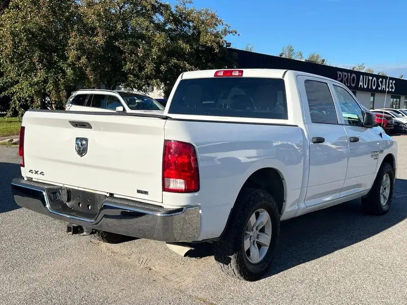 2023 RAM 1500 Classic, biela, 63 392 km, dovoz Kanada — foto 3 z 12