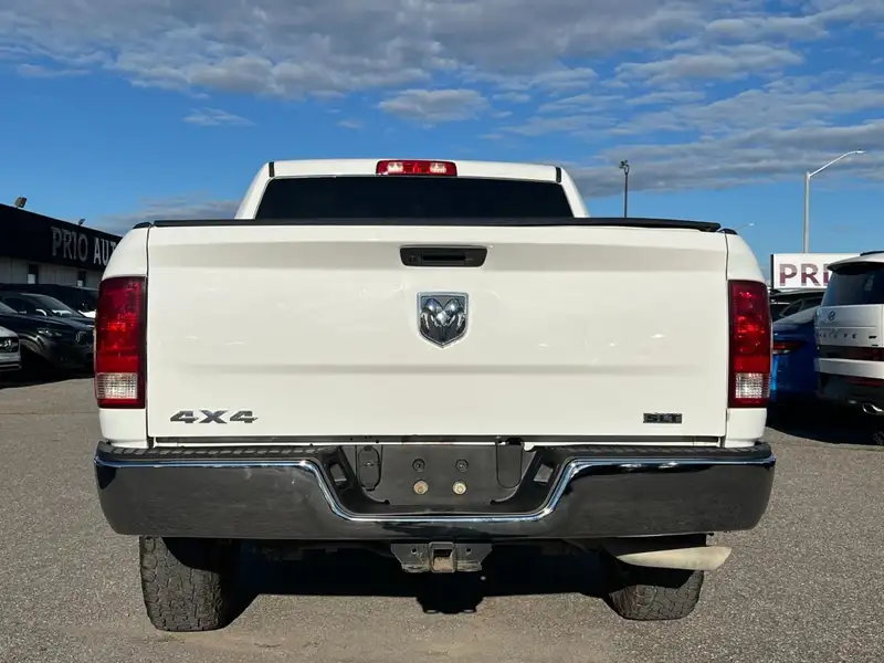 2023 RAM 1500 Classic, biela, 63 392 km, dovoz Kanada — foto 4 z 12