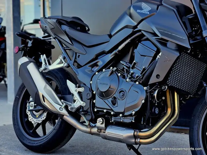 2025 Honda CB 750, 0 km, dovoz Kanada — foto 6 z 12