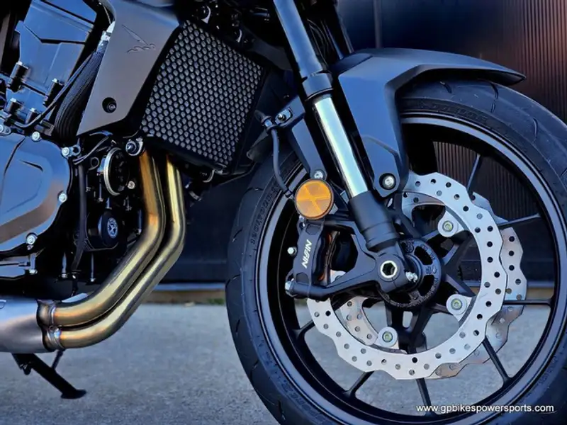 2025 Honda CB 750, 0 km, dovoz Kanada — foto 7 z 12