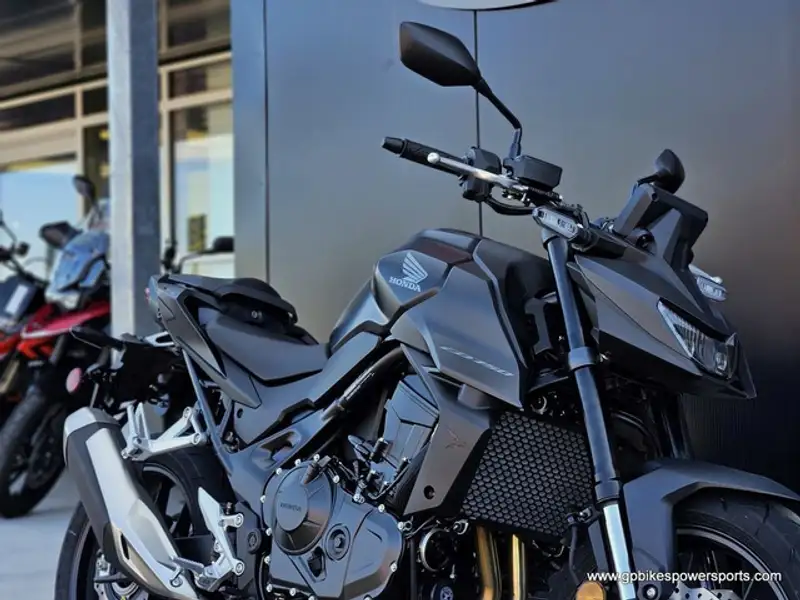 2025 Honda CB 750, 0 km, dovoz Kanada — foto 9 z 12