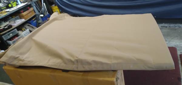 Jeep Wrangler 4 dr Fabric top nový OE w/top hard ware OTHER ITEMS, dovoz USA — foto 1