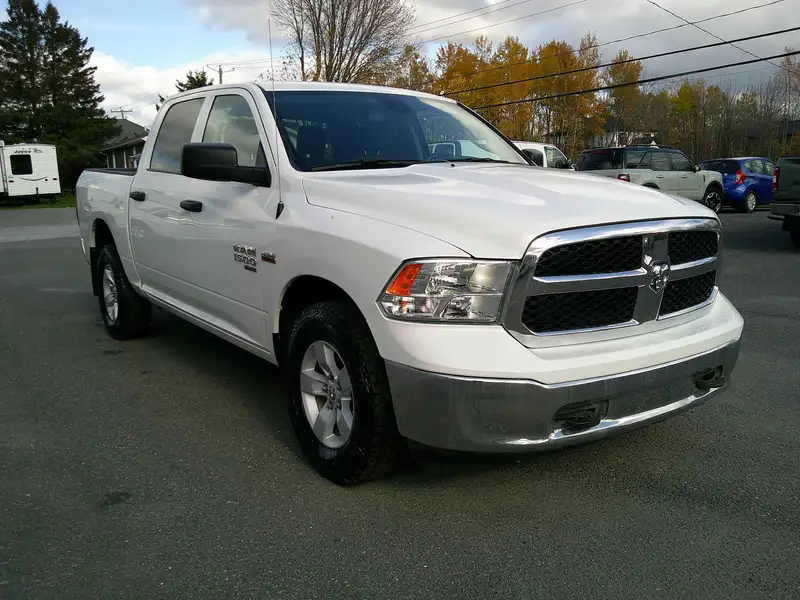 2023 RAM 1500 Classic, biela, 60 486 km, dovoz Kanada — foto 1 z 12 2023 RAM 1500 Classic, biela, 60 486 km, dovoz Kanada — foto 1 z 12