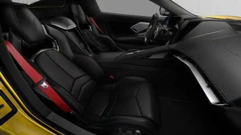 2027 Chevrolet Corvette 2LT, žltá, 1 km, dovoz Kanada — foto 6 z 7