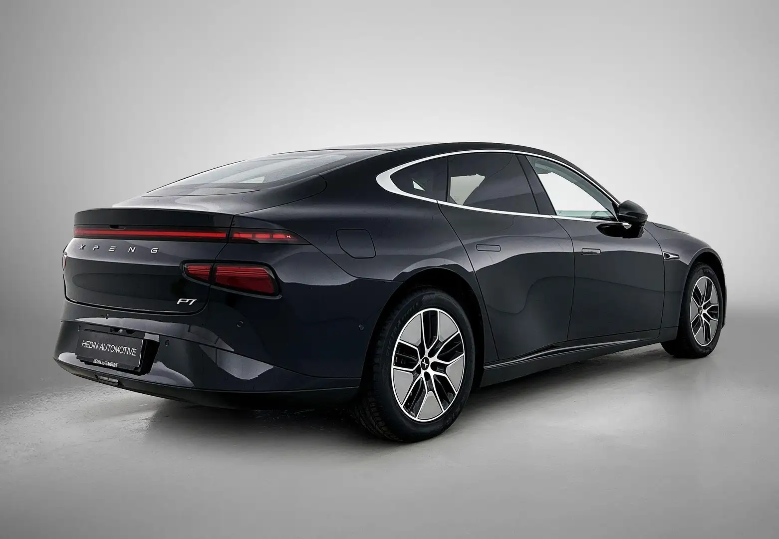 2025 Xpeng P7, 18 162 km, Belgicko — foto 2 z 12