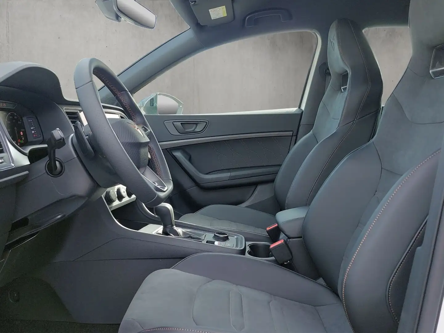 2026 Cupra Ateca, 1 km, Francúzsko — foto 9 z 12