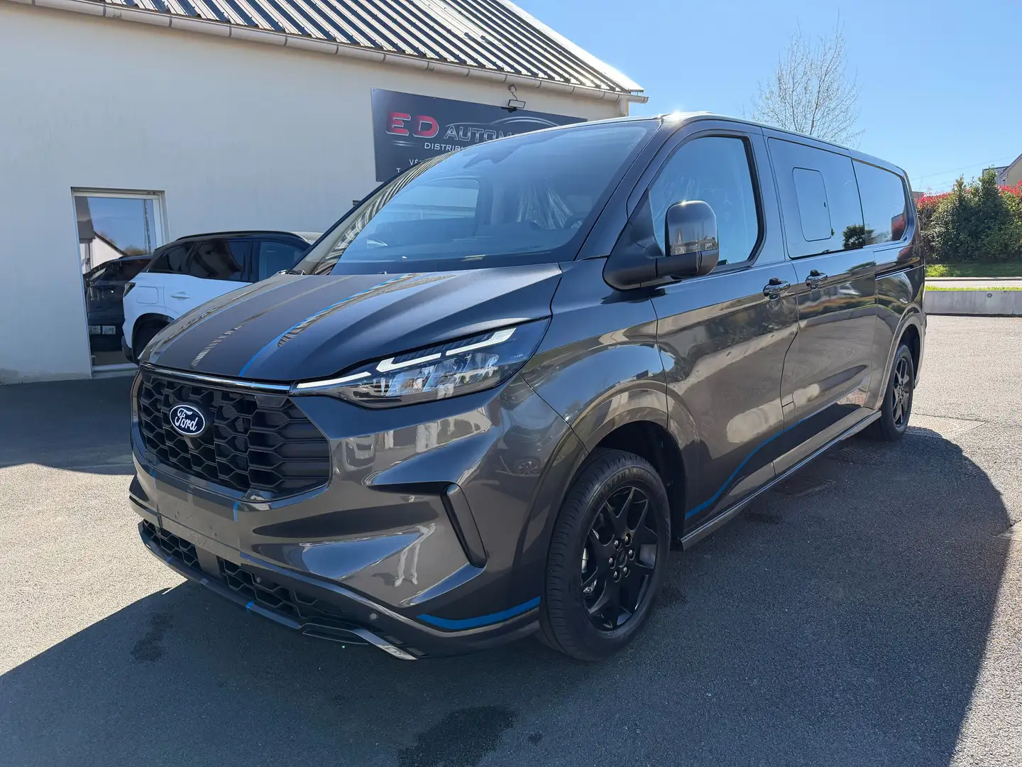 2026 Ford Transit Custom, 5 km, Francúzsko — foto 2 z 12