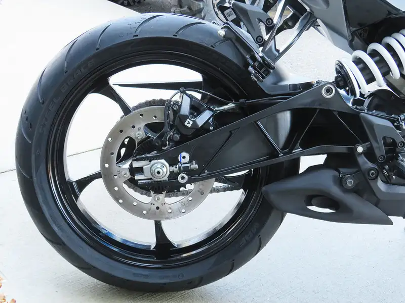 2024 KTM 250 Duke, oranžová, 0 km, dovoz Kanada — foto 10 z 12