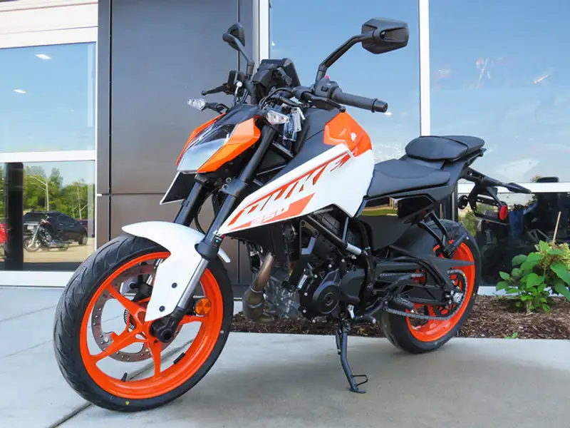 2024 KTM 250 Duke, biela, 0 km, dovoz Kanada — foto 2 z 12