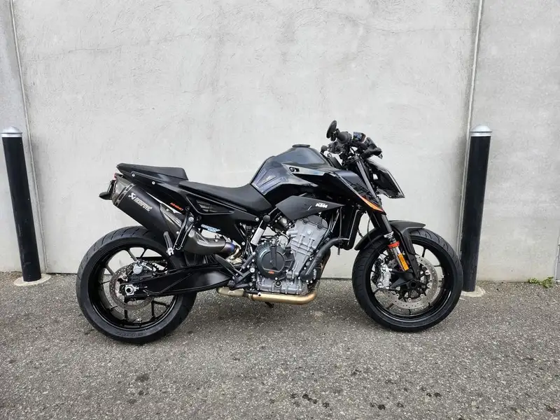 2021 KTM 890 Duke, dovoz Kanada — foto 4 z 4