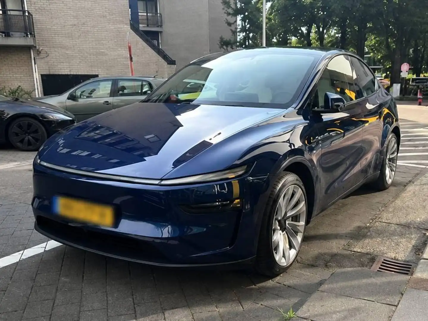2025 Tesla Model Y, 27 000 km, Holandsko — foto 1