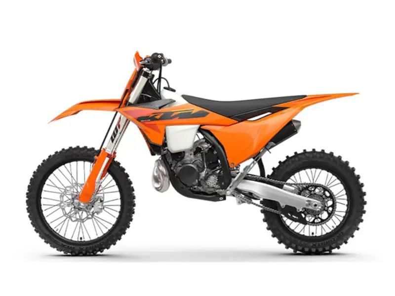 2025 KTM XC 300, oranžová, 0 km, dovoz Kanada — foto 5 z 8