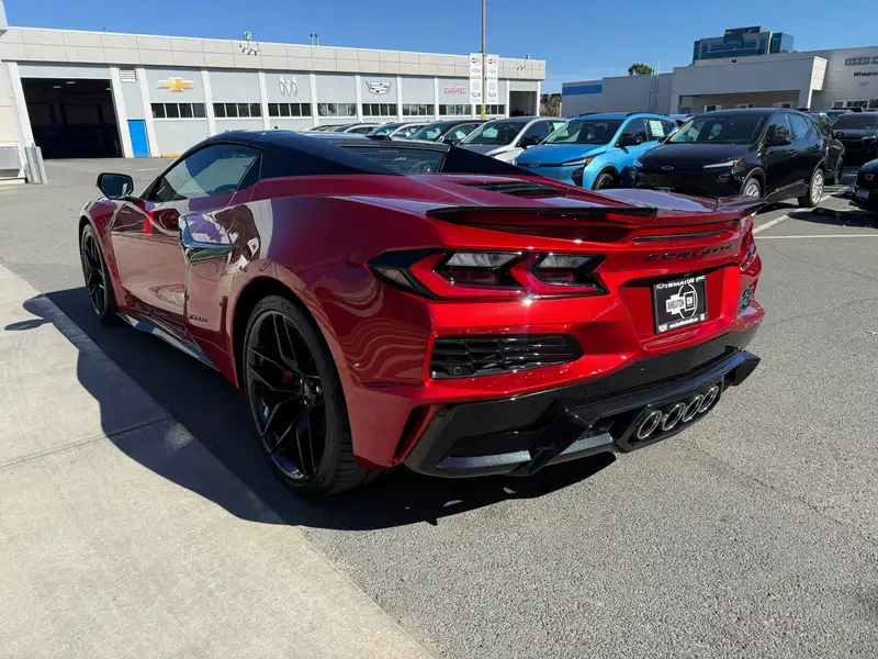 2027 Chevrolet Corvette 3LZ, červená, 1 km, dovoz Kanada — foto 6 z 12