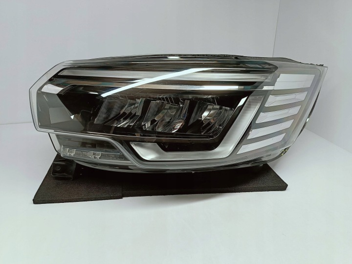 Renault Trafic Iii facelift 4 21- světlomet levá přední LED Pure Vision 260601790r, Skladom v EÚ — foto 1